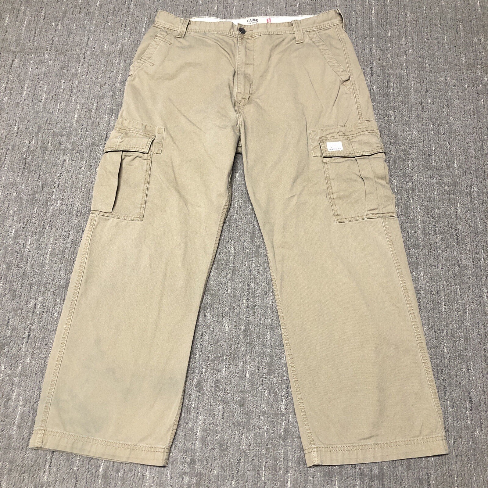 Vintage Y2K Levi’s Baggy Cargo Pants Men’s 38x30 Loose Straight Khaki Skater