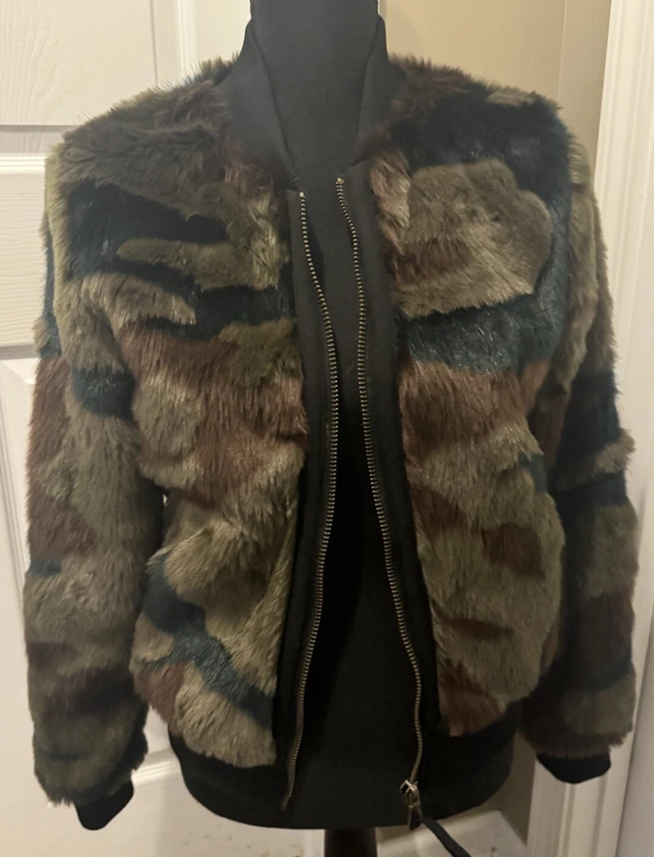 Jaqueta bombardeiro camuflada Marrakech Anthropologie Alyssa verde/marrom tamanho XS - Imagem 3 de 4