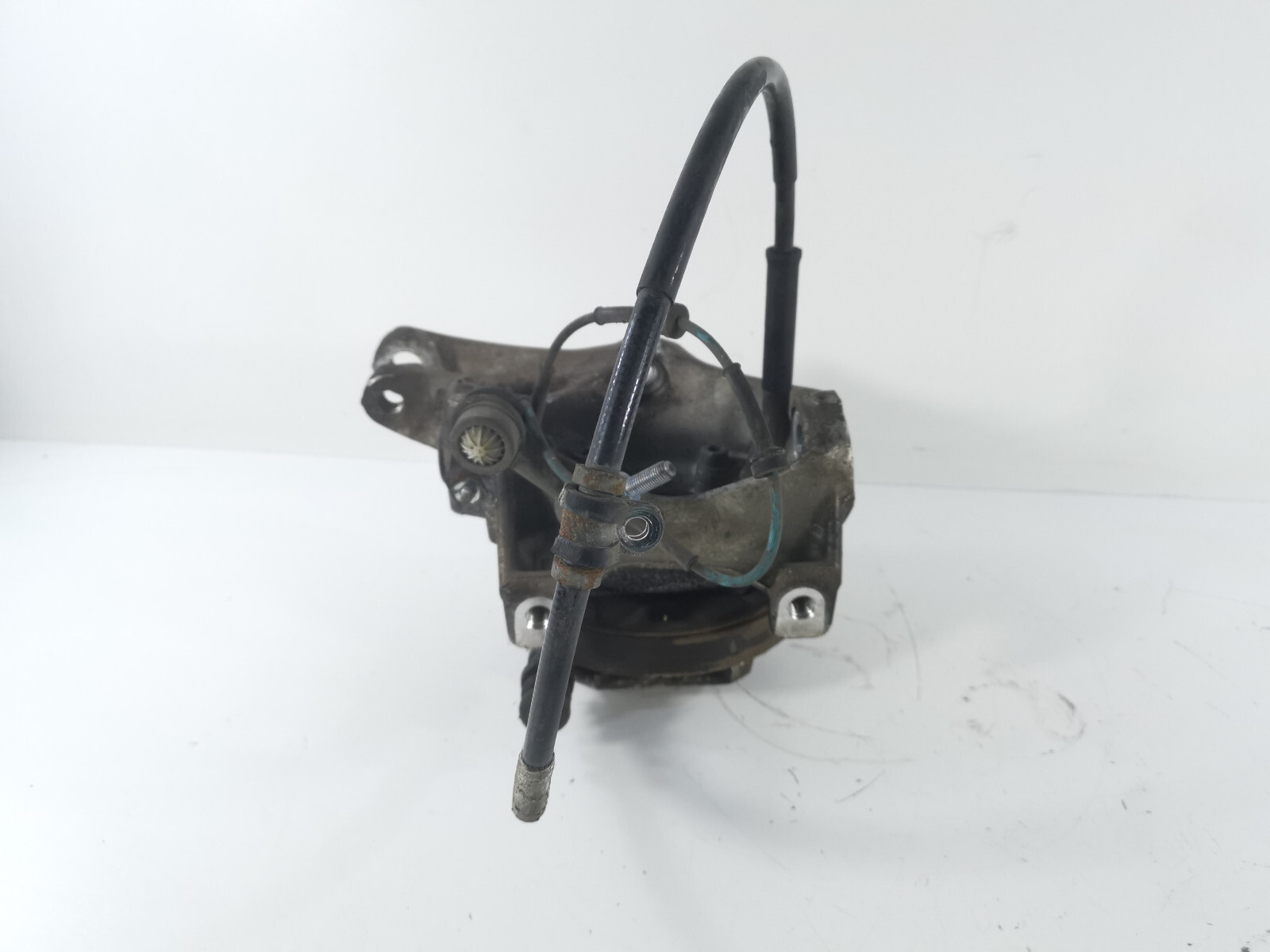 11-19 Maserati GranTurismo S M145 Rear Left Side Spindle Knuckle Hub OEM