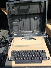 Vintage Sears The Electric 1 With Correction Typewriter in Original Hard Case thumbnail