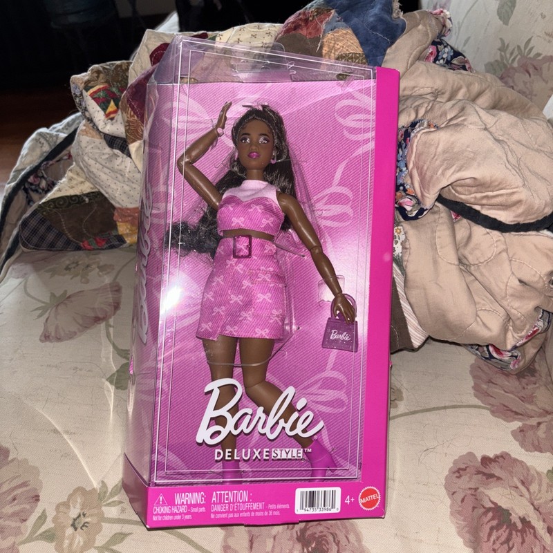 Barbie deluxe #10 New Wave 3 AA Curvy Doll Hearing Aids AA