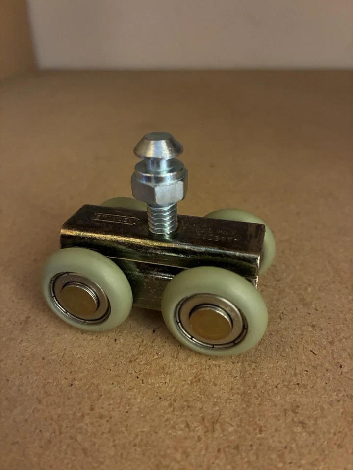 Venta a granel - Rodillos de puerta de bolsillo Stanley (140 disponibles) Foto 3 de 4