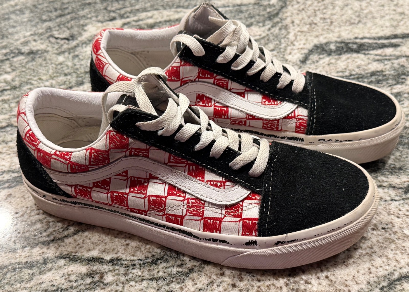 Boys/Mens SZ 6 - Womens SZ 7.5 VANS Black Suede w/Red & Whit