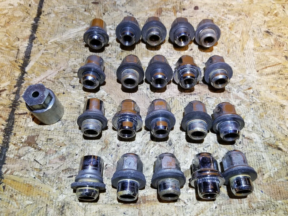 09 10 11 12 13 LEXUS IS250 WHEEL NUT LUG W/ ANTI THIEF NUT 20pcs OEM - Image 2 of 4