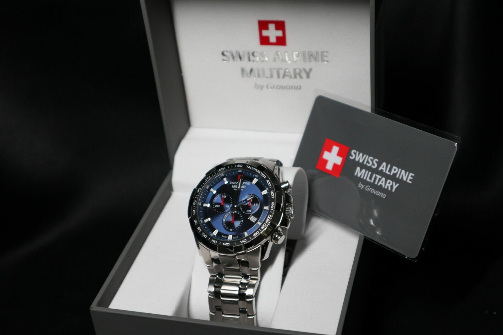 Montre Cadran Noir Swiss Alpine Military Grovana 7043.9135 robuste pour homme actif