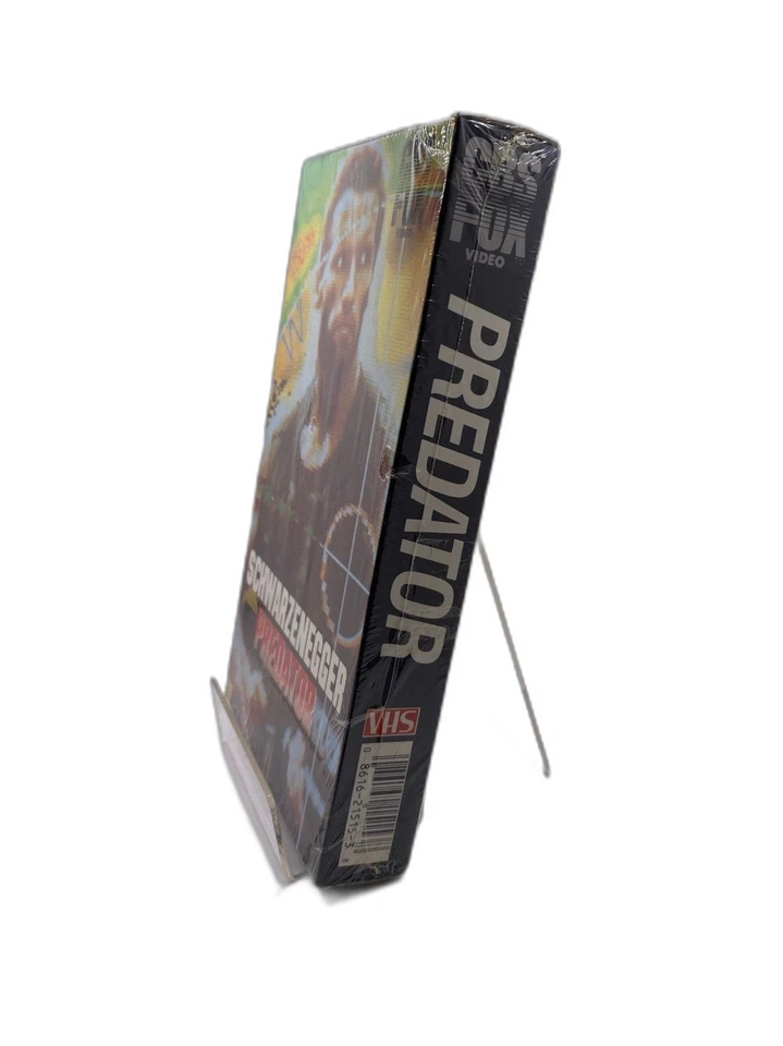 PREDATOR VHS Sealed 1988 CBS FOX VIDEO Watermark 1st Run No Barcode Near Mint - Image 2 of 4