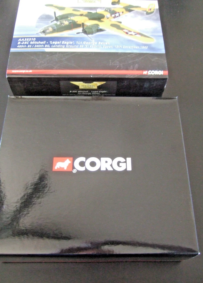 CORGI AVIATION B-25C MITCHELL - 'LEGAL EAGLE' 1Lt. GEORGE BAUER 1:72 AA35310 - Image 2 of 4