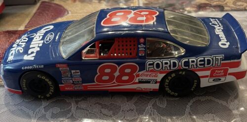 Action NASCAR Dale Jarrett #88 Quality Care Yates 2000 Ford Taurus 1:24 Diecast - Picture 1 of 5