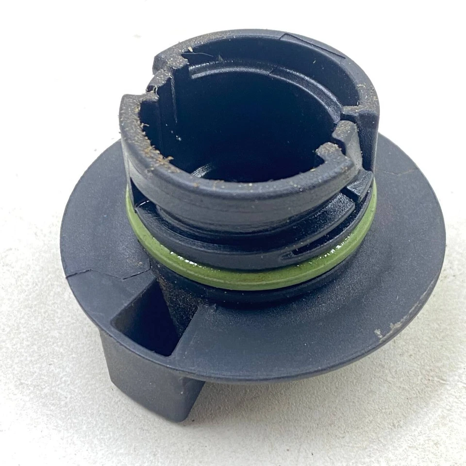 Cubierta de tapa de líquido de llenado de aceite de motor Ford Focus 2000-2018 SAE 5W-20 Foto 3 de 4