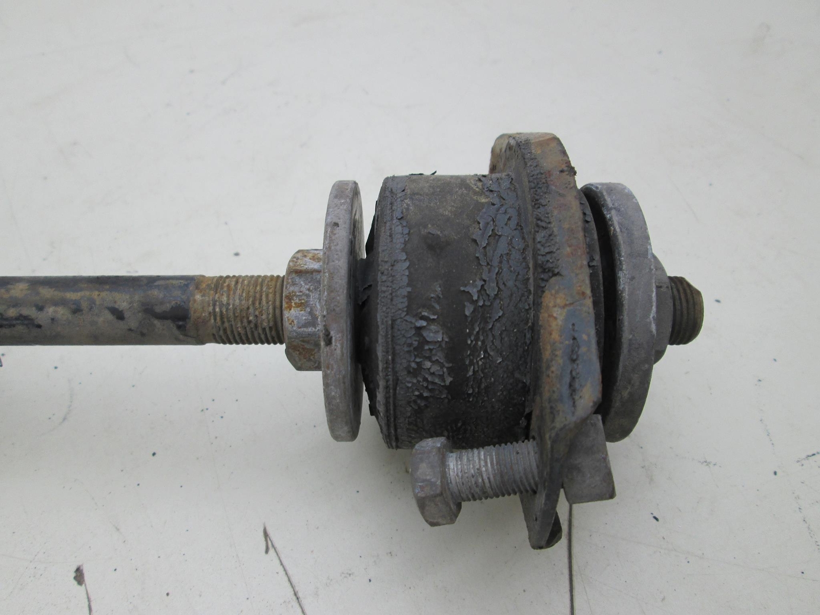 Rolls Royce Silver Shadow 65-80 left front control arm (USED)
