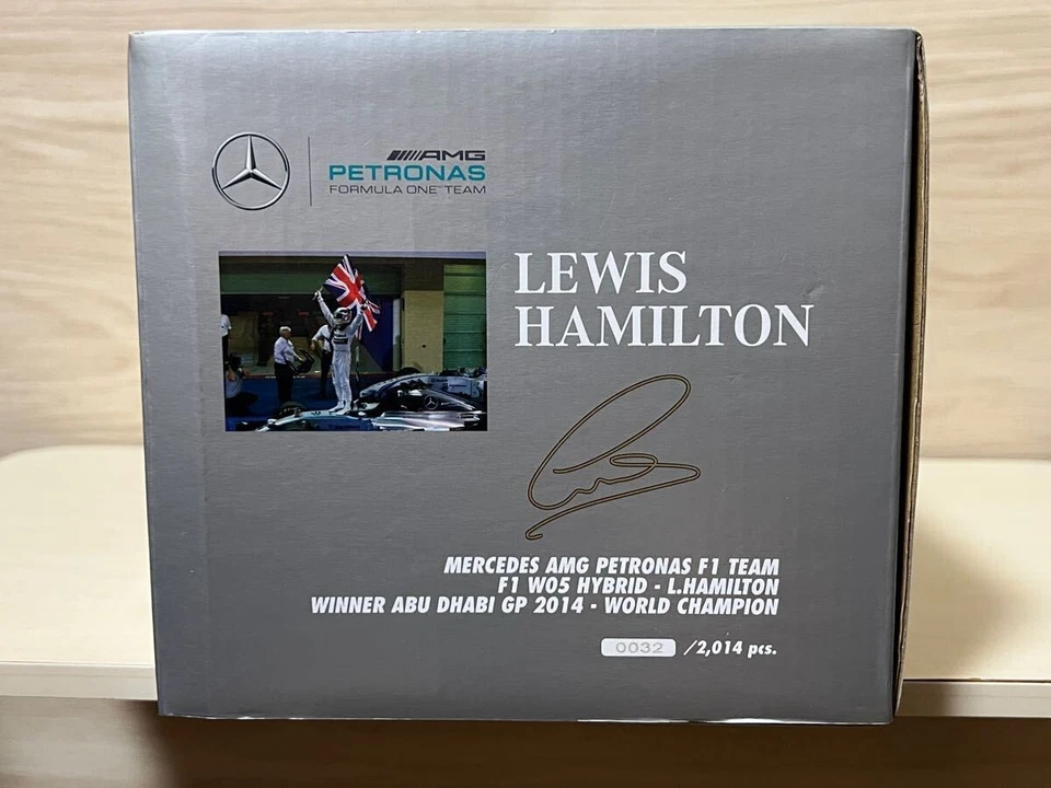 Minichamps 1/18 Mercedes AMG Petronas W05 F1 Hamilton 2014 Abu Dhabi GP Modell - Bild 4 von 4