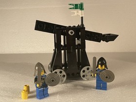 Lego 6074 Black Falcon's Fortress and Lego 6030 Black Falcon's Catapult