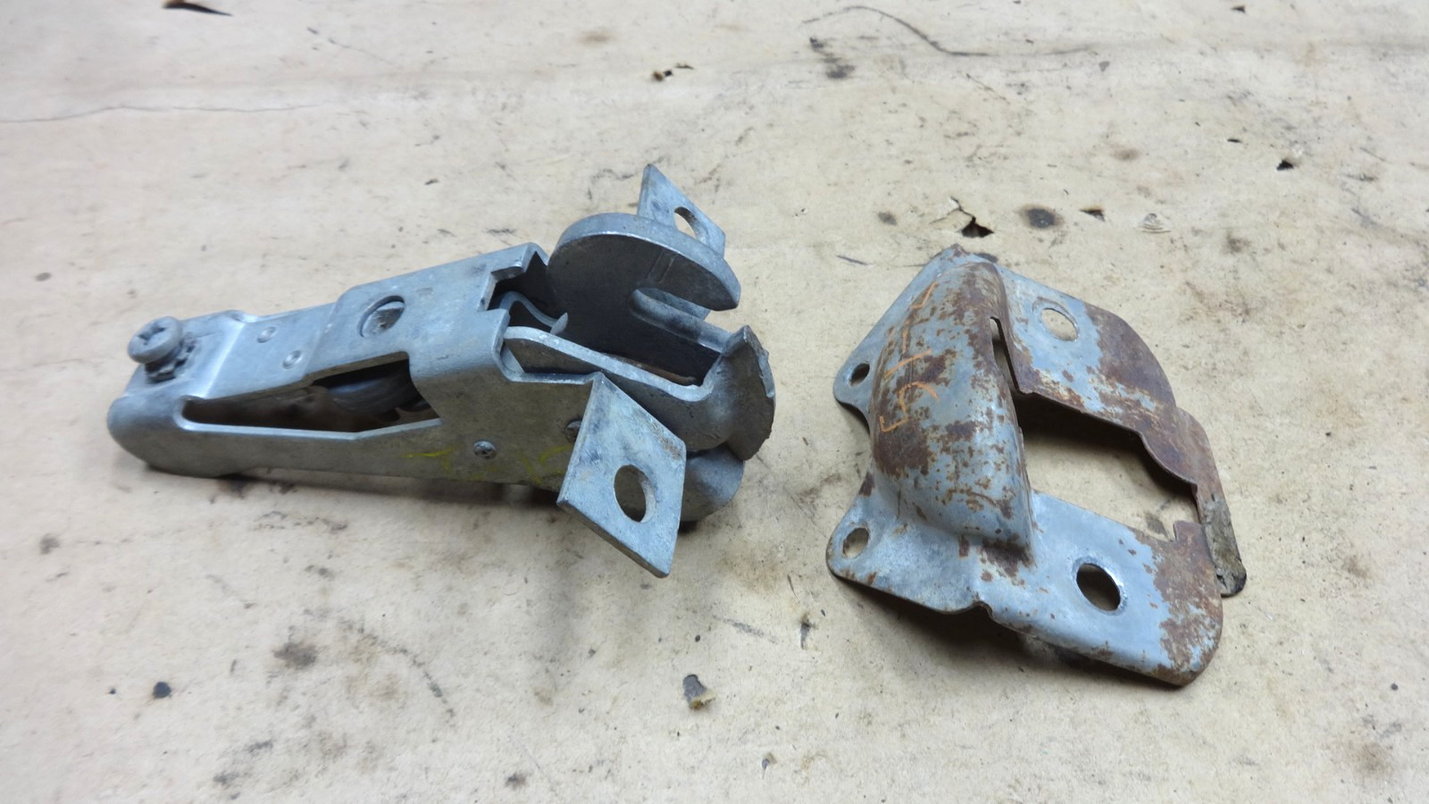 1951 1952 Chevy TRUNK LID LOCK / LATCH RELEASE / COVER Original GM 50-52 Pontiac