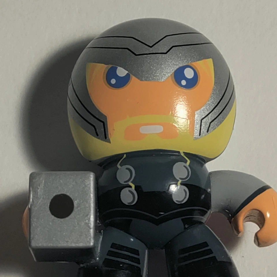 Figura de acción THOR Hasbro Marvel Micro Muggs 2013 1,75"  Foto 4 de 4
