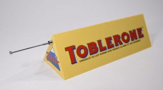 altes TOBLERONE WERBERADIO Schokolade Transistorradio Werbung Werbefigur