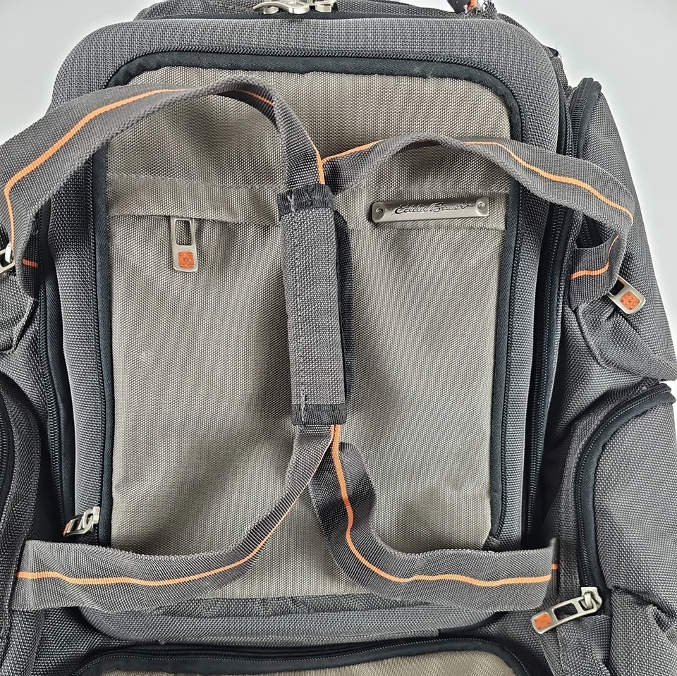 Mochila de equipaje de mano grande convertible Eddie Bauer Silverton Foto 2 de 4