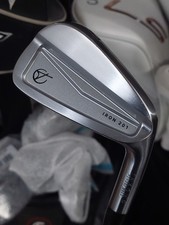 SET FERRI TAKOMO 201 FORGED 4-PW 1°UPRIGHT SHAFT OBSIDIAN 75 A (SENIOR)