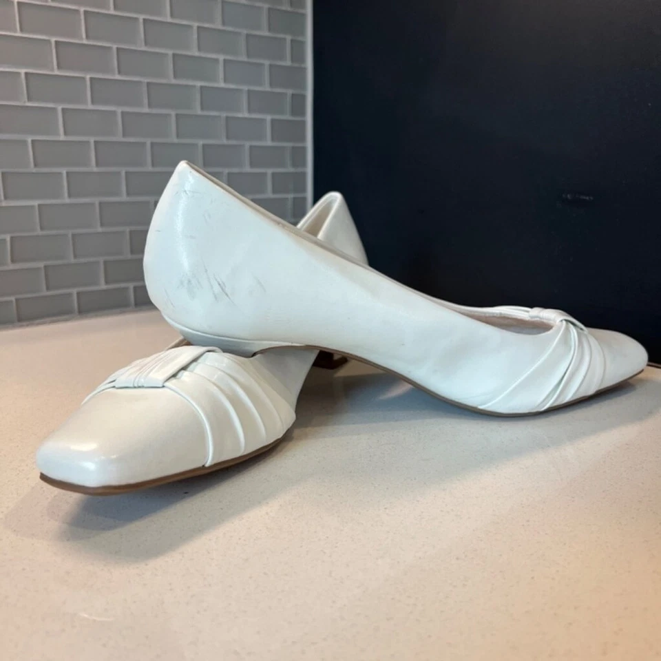 NUEVO Easy Street Memory Foam 2” Tacón Cuero Blanco Talla 10 Cómodo Foto 3 de 4