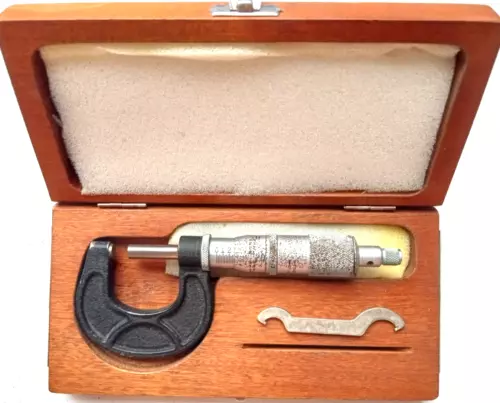Mitutoyo Micrometer Caliper 0-1" w/.0001" increments; original case and wrench