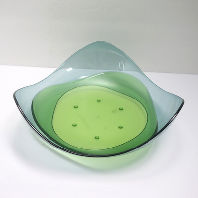 Tupperware Sheerly Elegant Triangle Serving Bowl Acrylic Green 6180