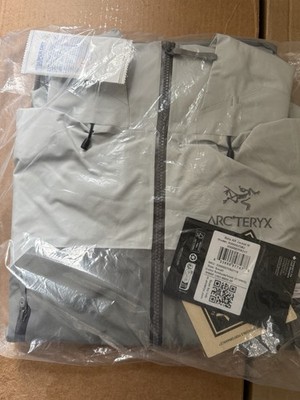 Arc'teryx Beta AR Men Small Goretex Shell Hooded Jacket Solitude Void Brand New