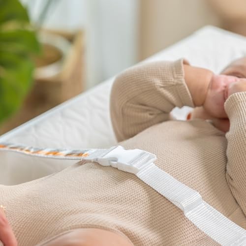 INGENUITY CONTOURED CHANGING PAD WITH WATERPROOF CHANGING LINER WHITE