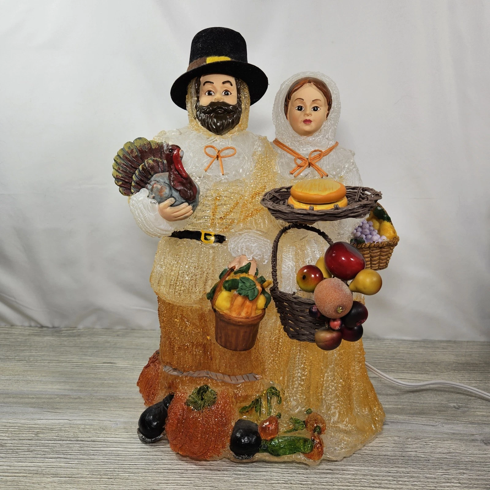 CRACKER BARREL Blow Mold Style Lamp Pilgrim Couple Thanksgiving Harvest Light Up