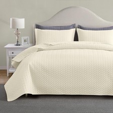 Quilt Set King Size, Lightweight Off-White Bedspread Ultrasonic Chevron Patte...