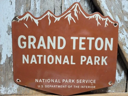 VINTAGE GRAND TETON PORCELAIN SIGN OLD NATIONAL PARK SERVICE NPS WYOMING CABINS