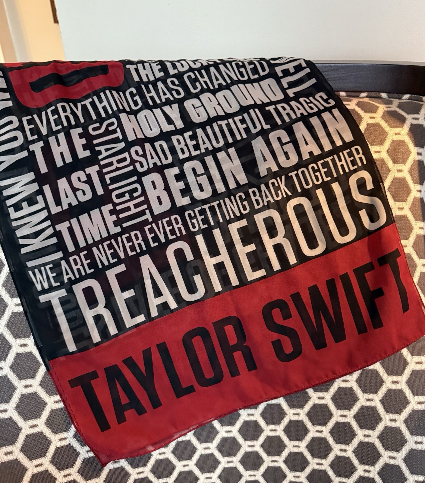 Taylor Swift Red Tour Scarf Official Merchandise - 2022 - Rare