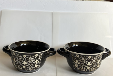 Crockpot Black/ White Etched Artisan Ceramic Soup Bowls (2)With Handles 3.5 X 6