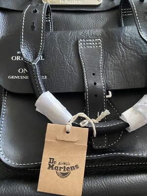 lululemon black with gold belt bag All Night Festival Crossbody 5L way stretch Moisture Color:Yankees Our full hiking packing SUPER_MODEL: 350371