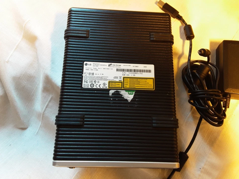 LG 16x External Super Multi DVD/CD Rewriter GSA-2166D-LIGHTSCRIBE. Ref:CD_34 - Image 4 of 4