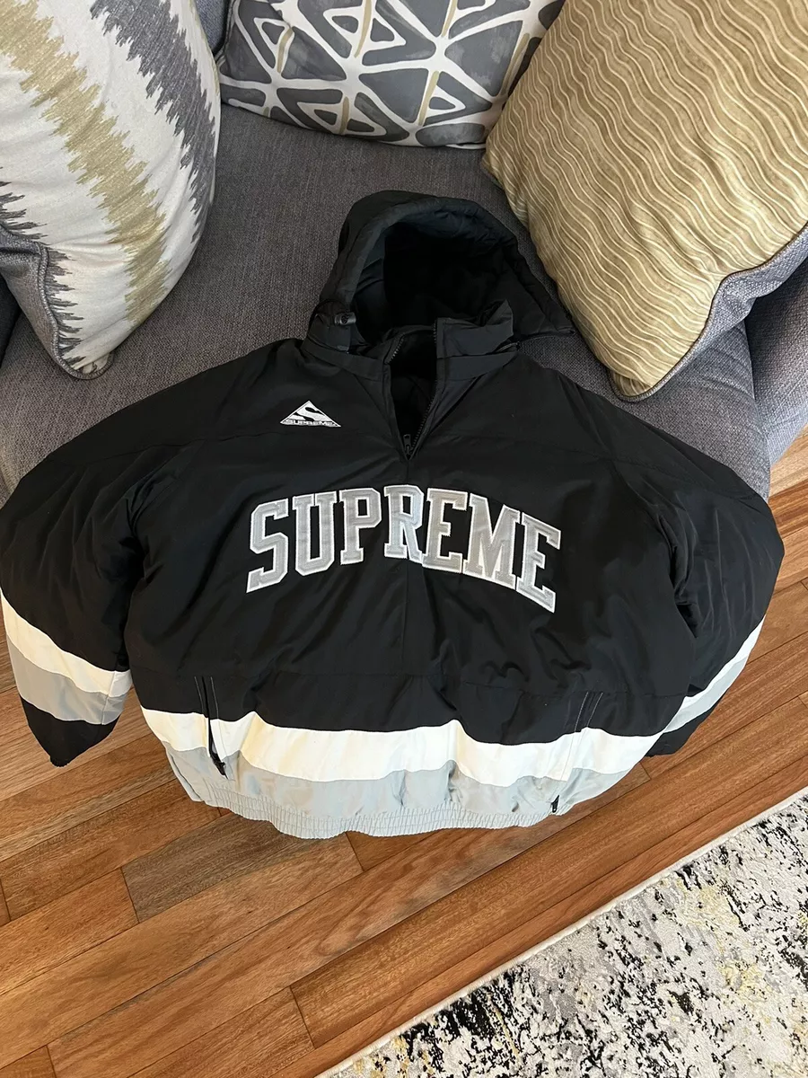 Supreme puffy hockey pullover. medium. 100% authenitic.