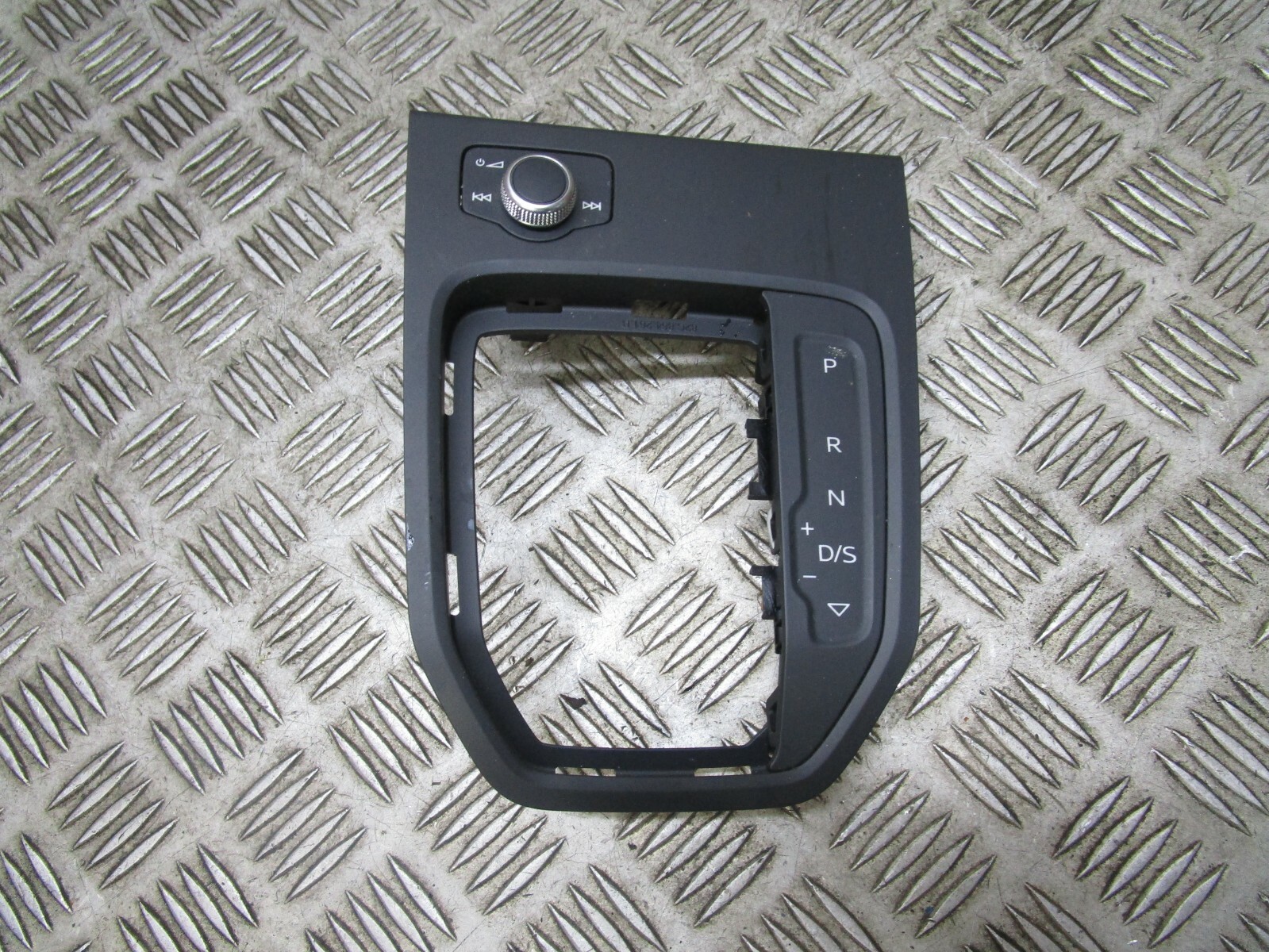 Picture 2 of 5