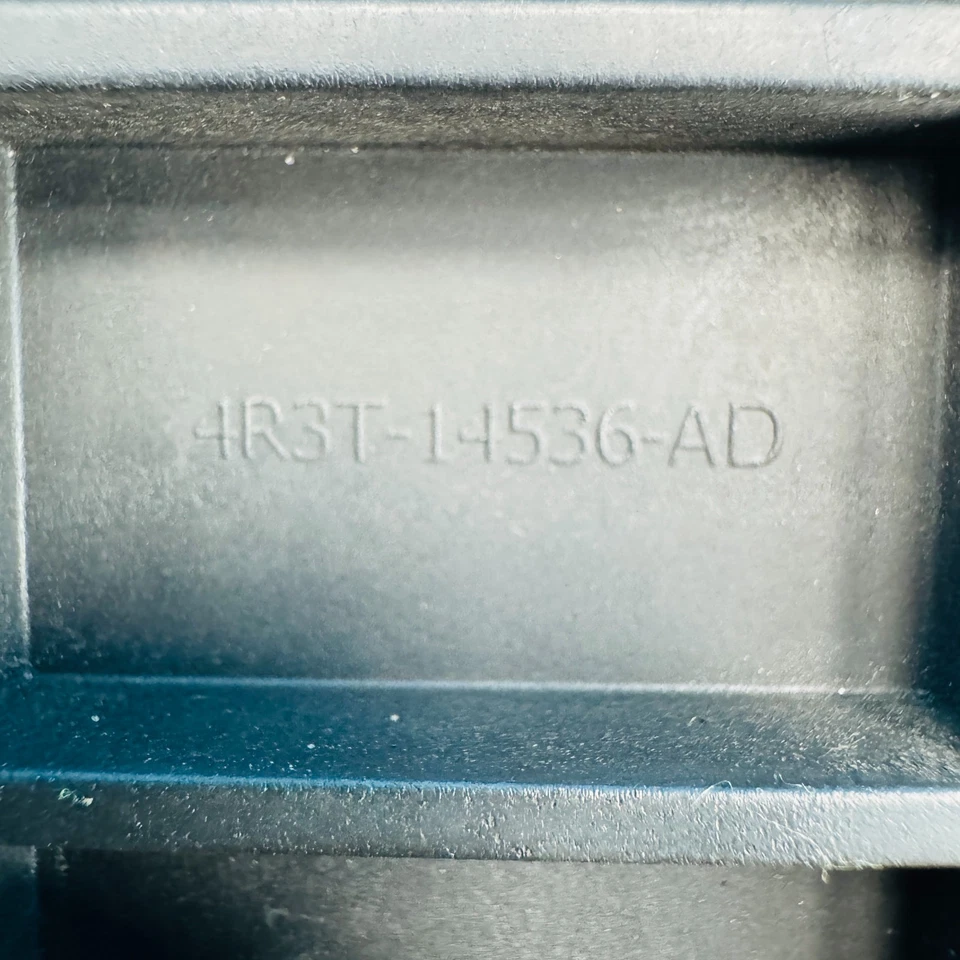 Ford Mustang GT 2005-2009 4,6 L V8 conjunto de caja de fusibles OEM 4R3T14536AD Foto 2 de 4