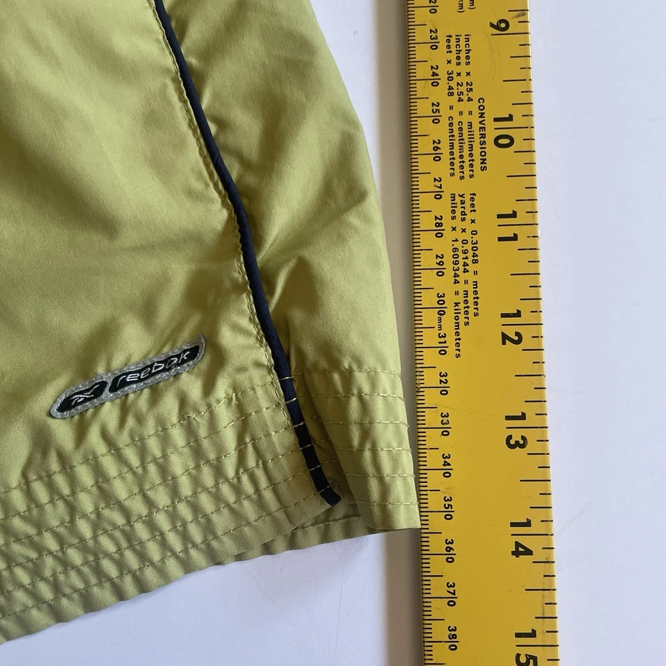 Pantalones cortos vintage de nailon para mujer Reebok verde lima talla pequeña Foto 4 de 4