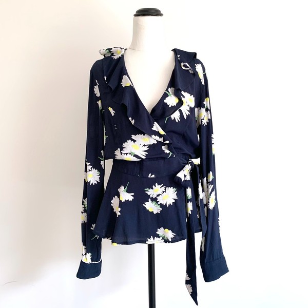 GANNI Silvery Crepe daisy blue floral ruffle wrap top sz 38