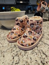NWT Disney Minny Mouse Daisy Duck Girls Toddler Boots Pink Fur Lined Size 8