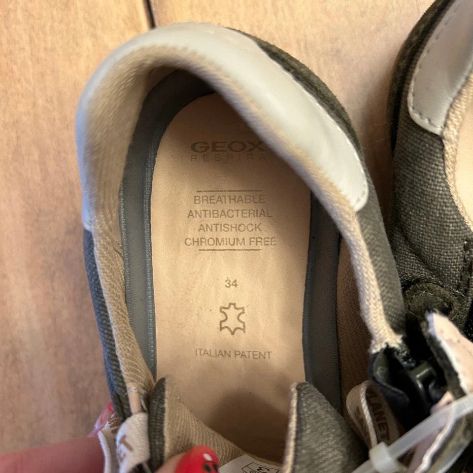 Tênis Geox Boys J Kilwi E cano baixo couro tamanho 34  - Imagem 4 de 4