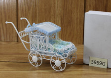 VINTAGE METAL DOLLHOUSE MINIATURE BABY CARRIAGE, PRAM, WITH NEW HANDMADE BEDDING
