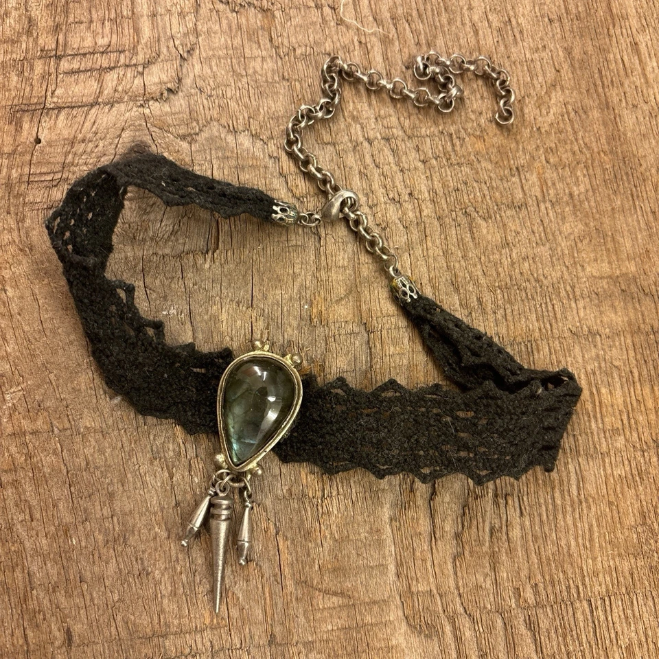 Gargantilla de labradorita espeluznante punk gótico emo de Trenton punk rock mercado de pulgas Foto 3 de 4