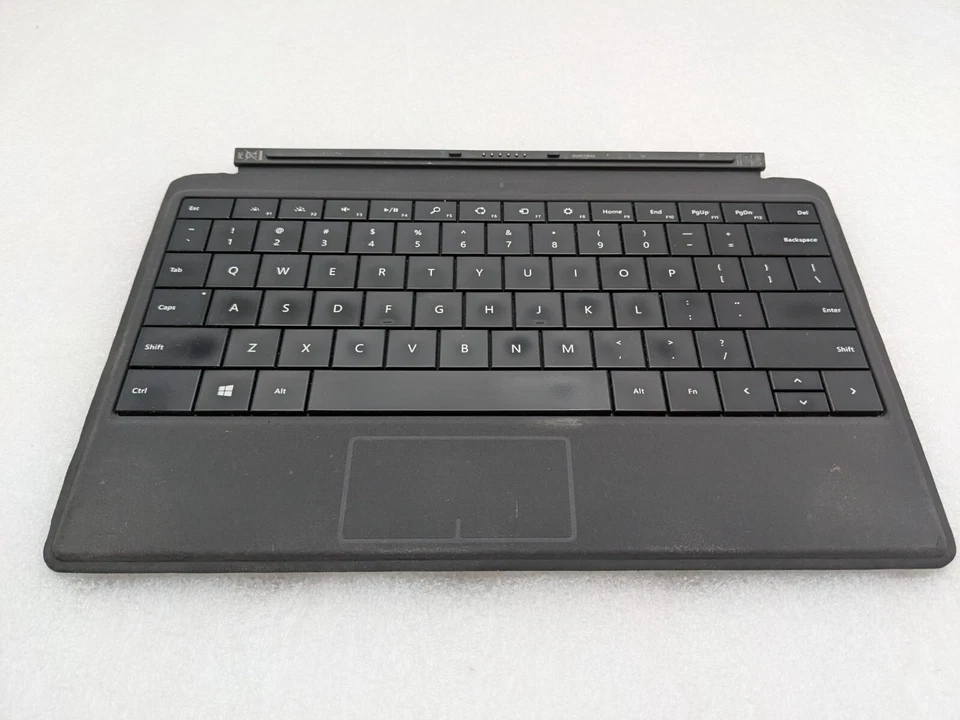 Teclado Microsoft Surface Tipo Cubierta Modelo 1561 Negro - Envío Gratis Foto 2 de 4