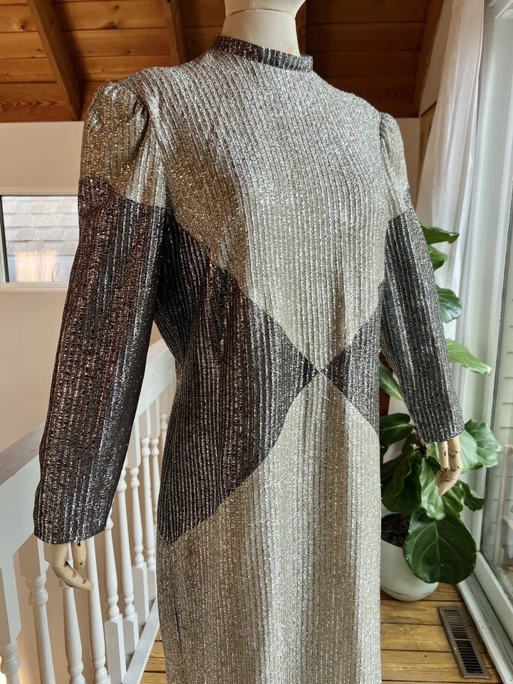 Vestido de fiesta vintage Lilli Diamond años 70 geométrico plata bronce talla grande  Foto 3 de 4