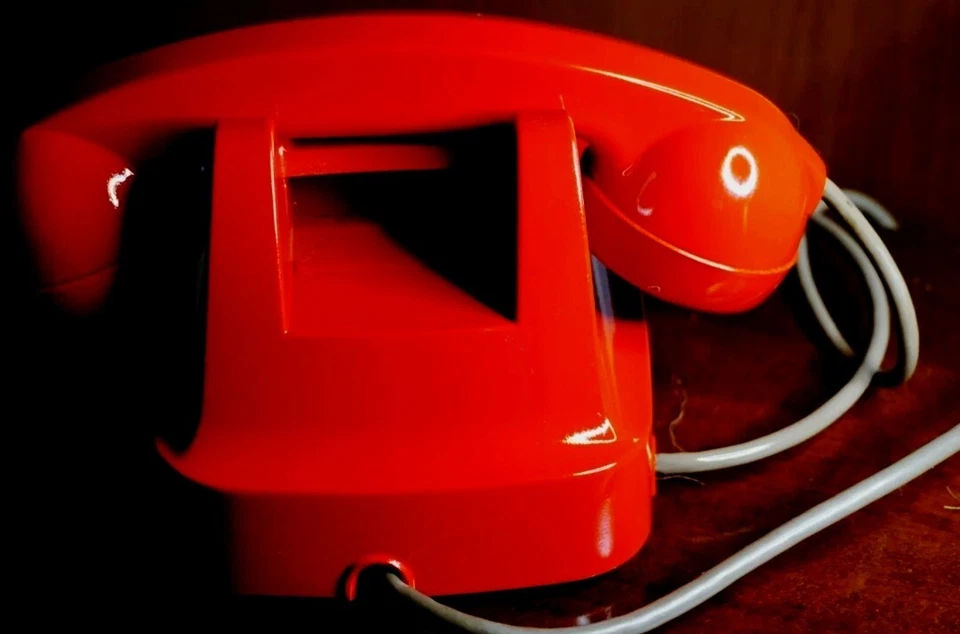 telefono fisso Sip a disco anni 70  80  vintage Rosso Ferrari  - Immagine 3 di 3