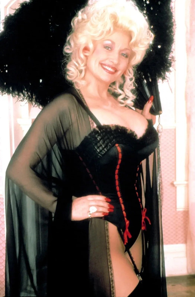 Dolly Parton Black Lace Lingerie 8x10 PHOTO PRINT Dolly Parton Black Lace Lingerie 8x10 PHOTO PRINT