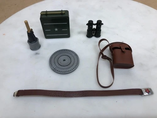 VINTAGE G I JOE HASBRO SOLDIERS OF THE WORLD RUSSIAN SOLDIER ACCESSORIES 1966