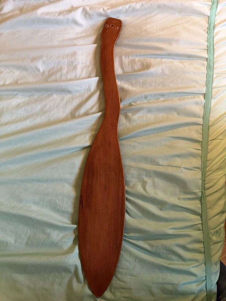 Hand-Carved Māori Paddle – New Zealand Tribal Art with Inlaid Eyes - Image 2 of 4