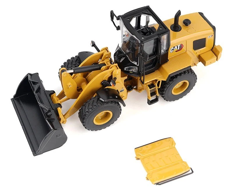 Diecast Masters Caterpillar Cat 930 Wheel Loader 85779 1:50 - Image 4 of 4