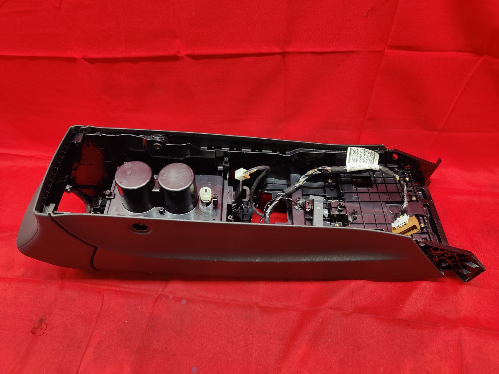 2014-2024 MASERATI GHIBLI CENTER CONSOLE BLACK OEM
